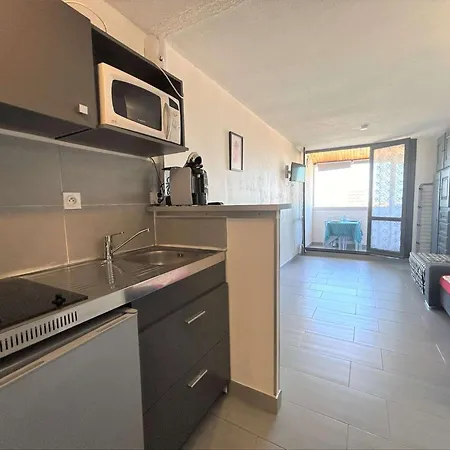 Appartement Confortable Avec Parking Proche Du Port - Fr-1-249-415 Agde